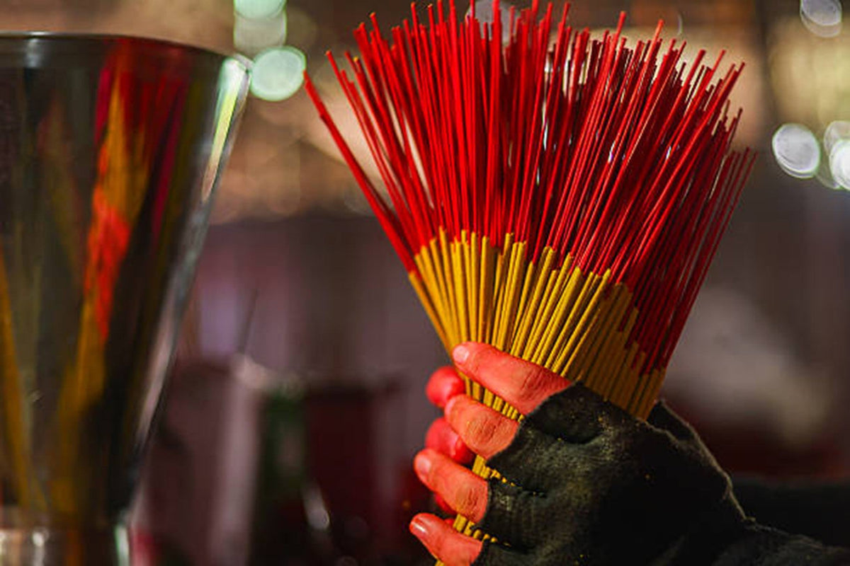 What Does Dragon Blood Incense Smell Like?